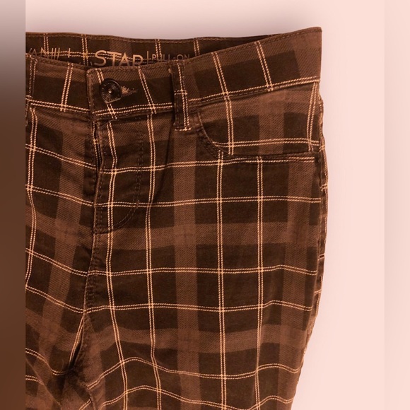 Rue21 Vanilla Star Gray and White Plaid Pull-on Jeggings | Small - Picture 3 of 11